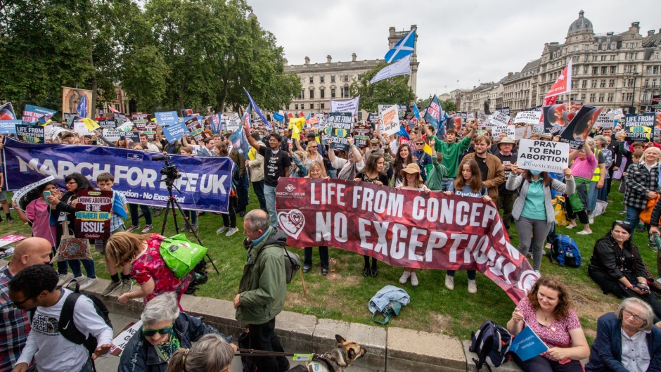 Thousands march for life in London. / March for life UK.,
