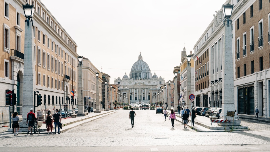 Vatican City, in Rome. / Photo: <a target="_blank" href="https://unsplash.com/@gabiontheroad">Ganbriella Clare Marino</a>,