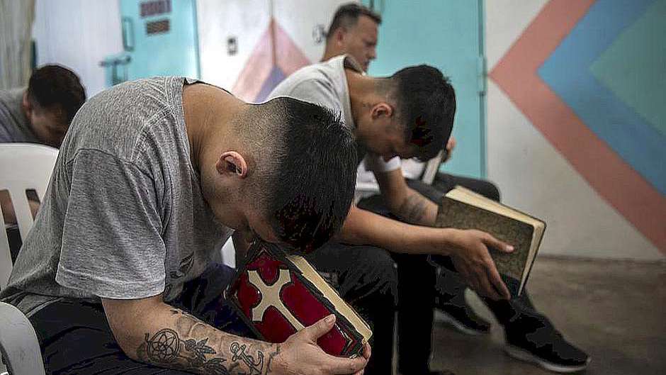 Prisons run by evangelicals are safer and quieter than regular prisons, authorities say./ED.,