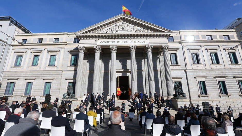 An event in front of the Spanish Parliament in Madrid to commemorate the anniversary of the Constitution, December 2021. ./ <a target="_blank" href="https://www.congreso.es/">Congreso de los Diputados</a>.,