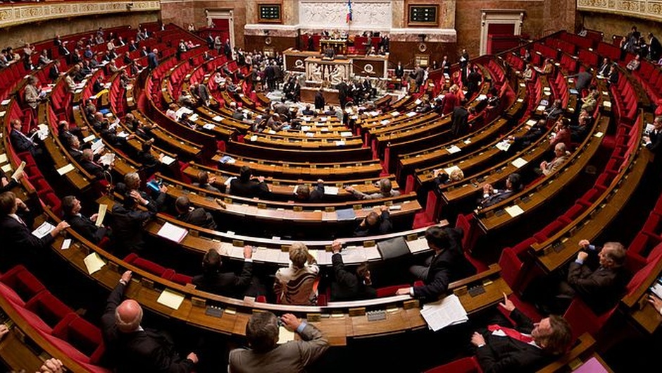 French National Assembly. / <a target="_blank" href="https://commons.wikimedia.org/wiki/File:Panorama_de_l%27h%C3%A9micyle_de_l%27assembl%C3%A9e_nationale.jpg"> Tangui Morlier, Wikimedia Commons</a>, CCO.,