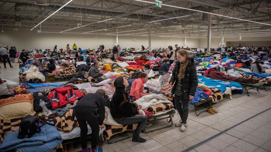 A rest area for Ukrainian refugees in Przemyśl, Poland. GAiN has been able to equip the site with 800 beds and mattresses.  / Foto: <a target="_blank" href="https://gain.org.es/">Global Aid Network (GAiN)</a>, Claudia Dewald. ,