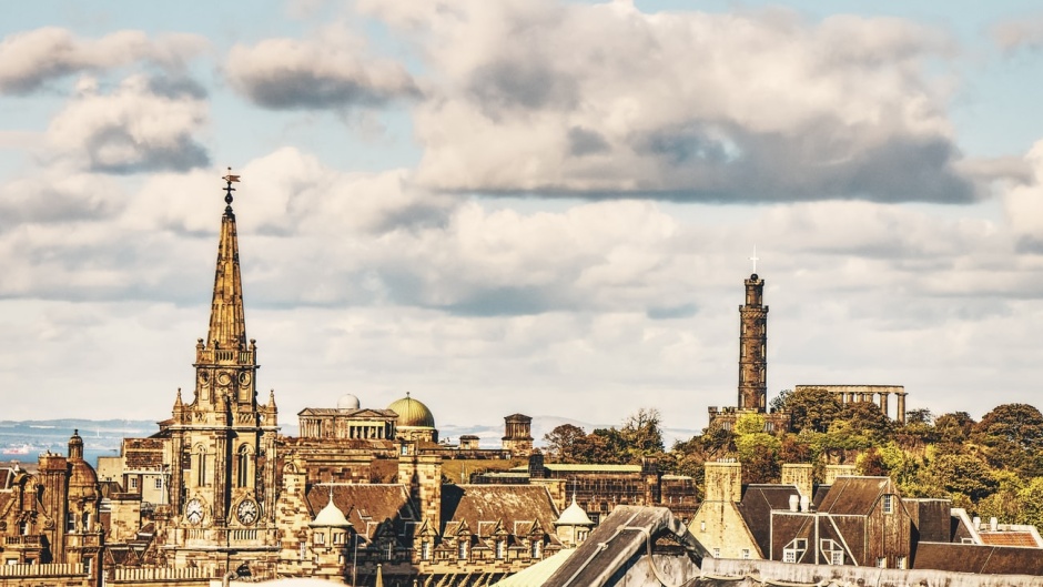 A view of Edinburgh, in Scotland. / Photo: <a target="_blank" href="https://unsplash.com/@kmitchhodge">K. Mitch Hodge</a>, Unsplash, CC0.,