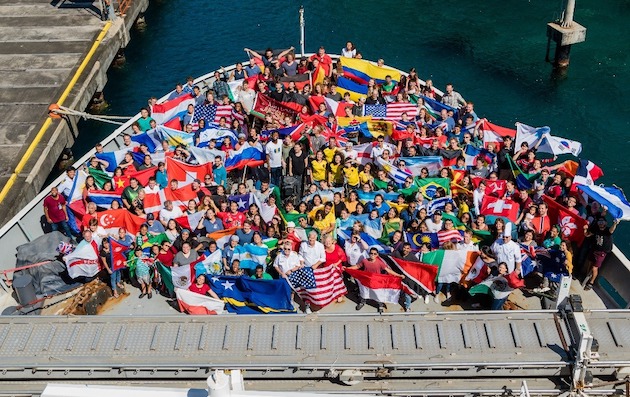 The largest floating bookshop in the world, to visit Seville