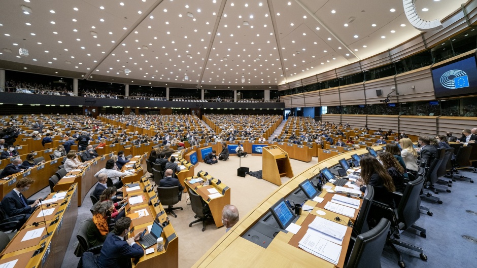 A plenary session of the European Parliament, in March 2022. / Photo: <a target="_blank" href="https://www.flickr.com/photos/european_parliament/">Flickr European Parliament, CC-BY-4.0</a>.,