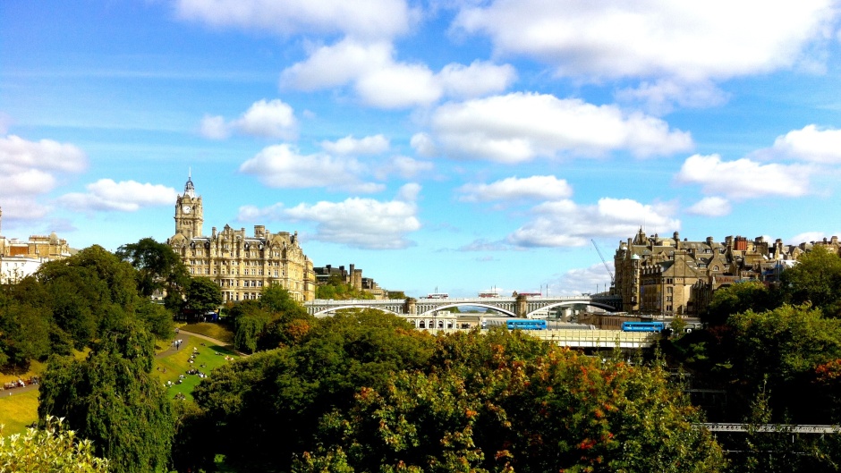 A view of Edinburgh, in Scotland. / Photo: <a target="_blank" href="https://unsplash.com/@bluemarina1976">Marina T Alamanou</a>, Unsplash, CC0,