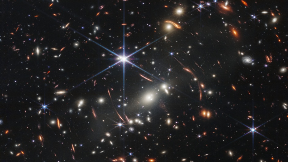 The deepest photography of the universe yet was presented on 11 July 2022 in the White House of the United States showing the galaxy cluster “MACS 0723”. / Photo: <a target="_blank" href="https://www.nasa.gov/image-feature/goddard/2022/nasa-s-webb-delivers-deepest-infrared-image-of-universe-yet">NASA, ESA, CSA, STScl</a>.,
