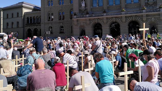 Raising the voice for persecuted Christians in the Swiss Parliament square