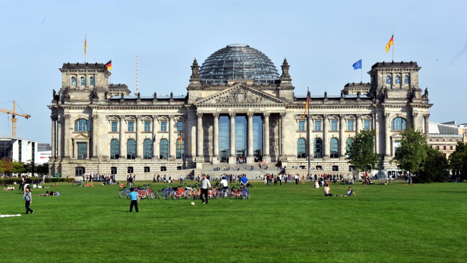The building of the German federal parliament, in Berlin. / Photo: Katrin Neuhauser, <a target="_blank" href="https://bilddatenbank.bundestag.de">Deutscher Bundestag</a>.,