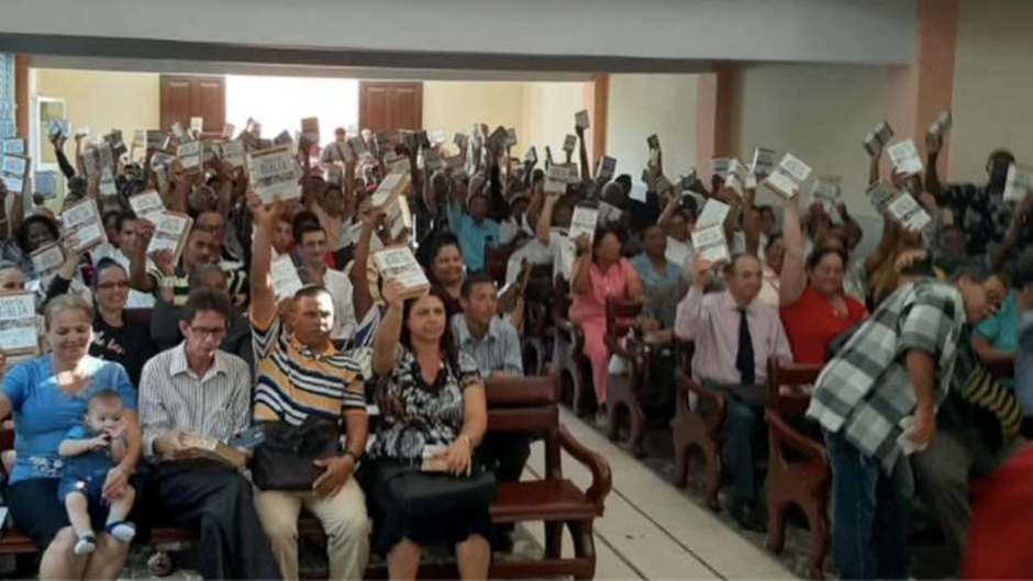Worship service at one of the churches of of the Pentecostal Christian Church of Cuba. / <a target="_blank" href="https://www.facebook.com/icpcuba/">Facebook Pentecostal Christian Church of Cuba</a>,