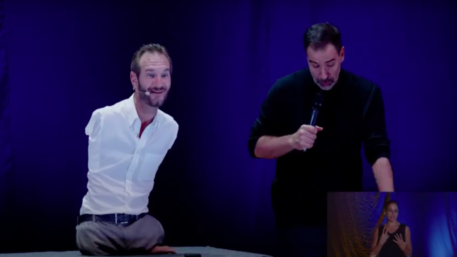 Nick Vujicic, speaking at the Madrid Palace of Congresses, 1 October 2022. / <a target="_blank" href="https://www.youtube.com/watch?v=tU0etzmfxPk">Youtube Decisión</a>.,