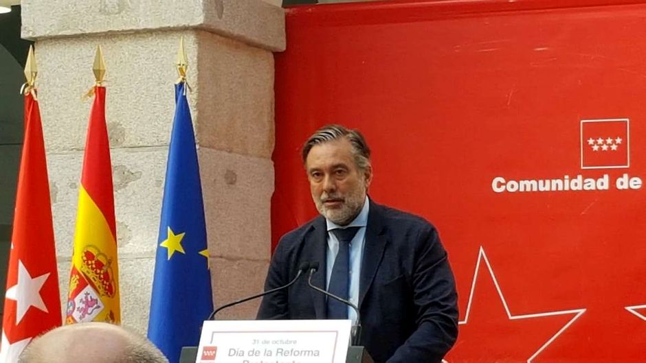 regional minister of the Presidency of Madrid, Enrique López, during the meeting.,