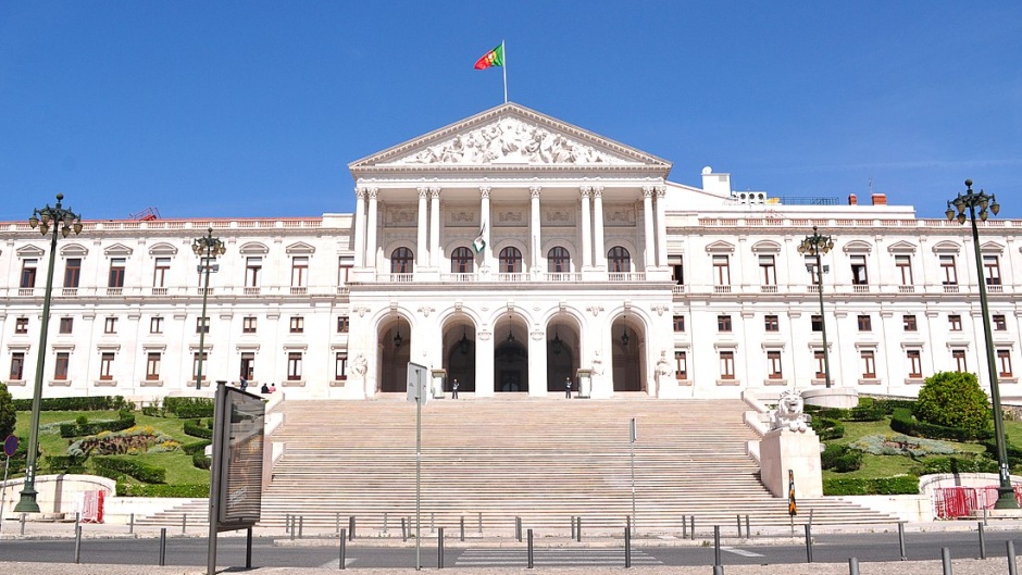 The Parliamentary Assembly of Portugal. / Photo: <a target="_blank" href="https://es.wikipedia.org/wiki/Asamblea_de_la_Rep%C3%BAblica_de_Portugal#/media/Archivo:Lisbon,_Portugal_(Sharon_Hahn_Darlin)_S%C3%A3o_Bento.jpg">Sharon Hahn Darlin</a>, Wikipedia, CC.,