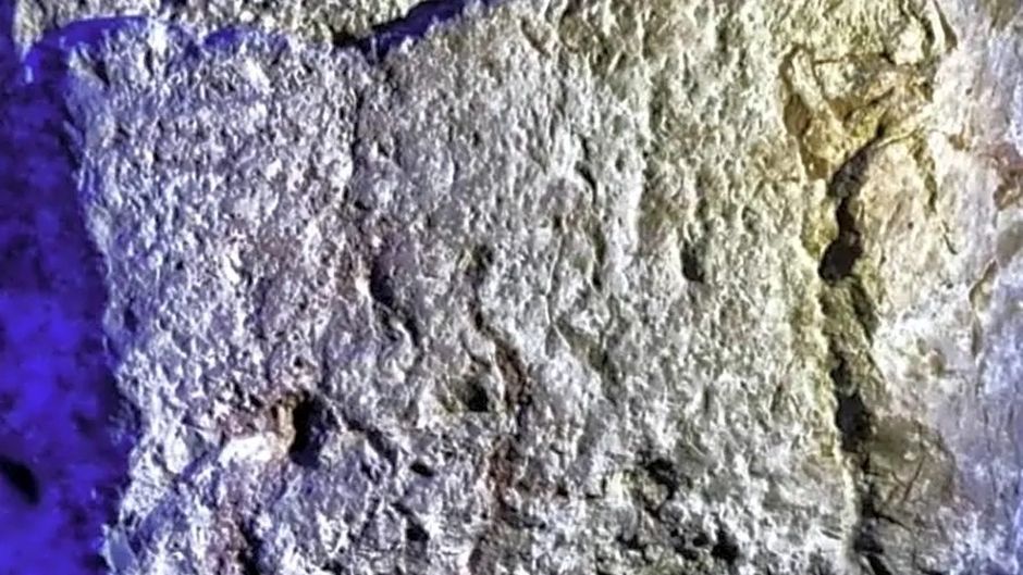 Hidden inscriptions from the 8th century BC have just been found on ancient stones, discovered more than a century ago / Eli Shukron, Jerusalem Post.,