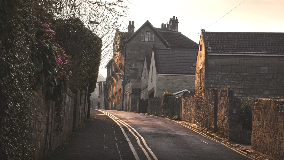 Thousands of villages and towns in rural Britain have their own characteristics. / Photo: <a target="_blank" href="https://en.wikipedia.org/wiki/Winterley_and_Wheelock_Heath#/media/File:WinterleySign.jpg">Silviya Nenova</a>, Unsplash, CC0.,