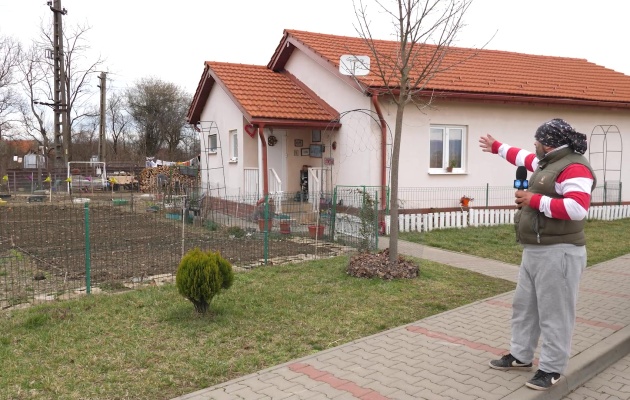 Christians in Romania build houses for vulnerable families in partnership with city council