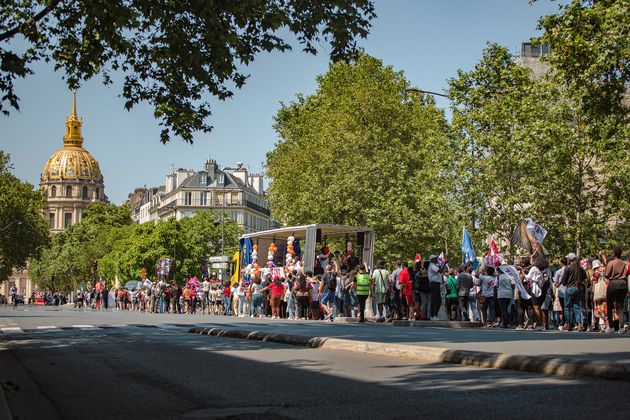 Thousands march for Jesus in France