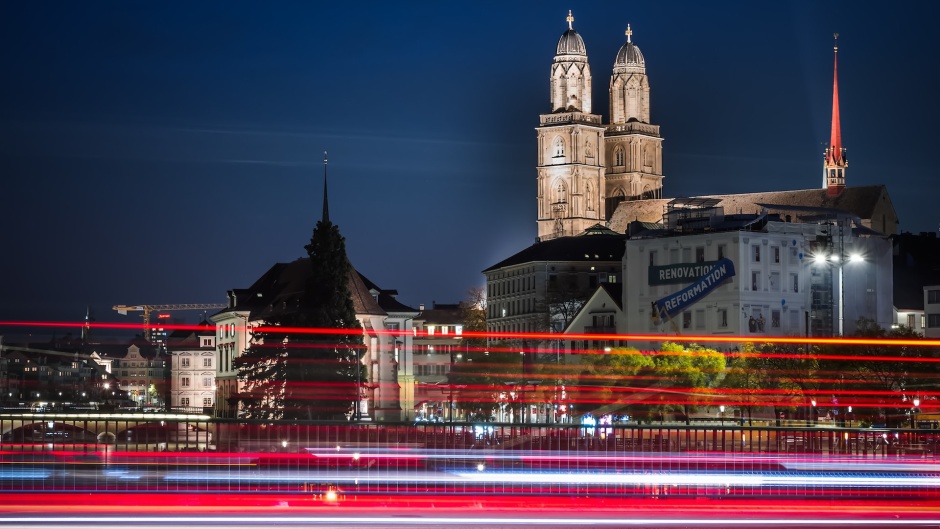 A view of the Protestant Church Grossmünster in Zurich, Switzerland. / Photo: <a target="_blank" href="https://unsplash.com/@espressoloverpictures">Sandro Boffa</a>, CC0.,