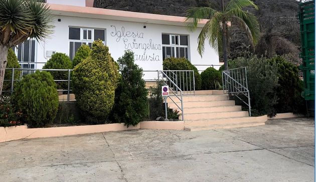 Forest fires: evangelicals in  La Palma open church facilities