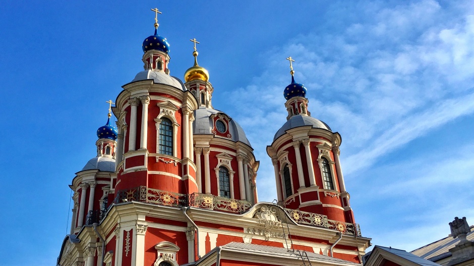 Orthodox church in Moscow. / Photo: <a target="_blank" href="https://unsplash.com/@barbaris778"> Santa Barbara </a>, Unsplash CC0.,