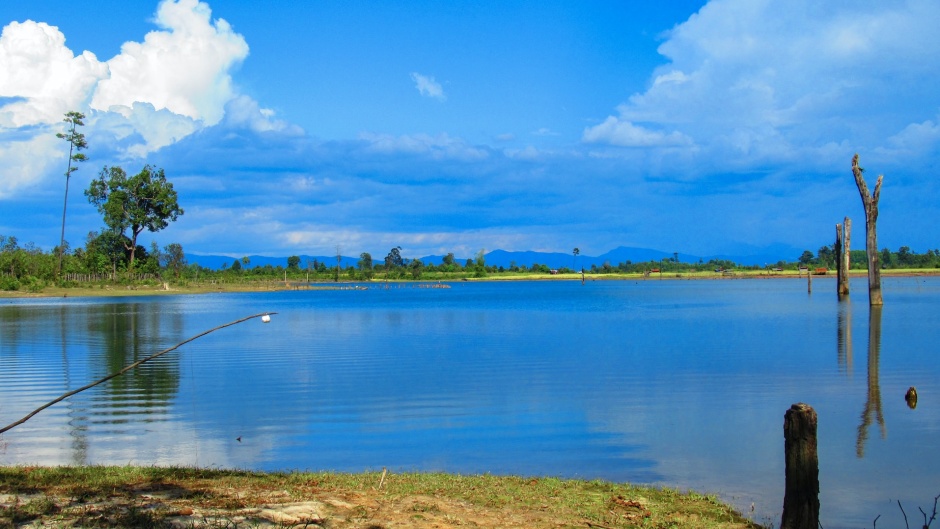 A lake in Lakai, Laos. / Photo: <a target="_blank" href="https://unsplash.com/@oncegraphic">Karoly Buzas</a>, Unsplash, CC0.,