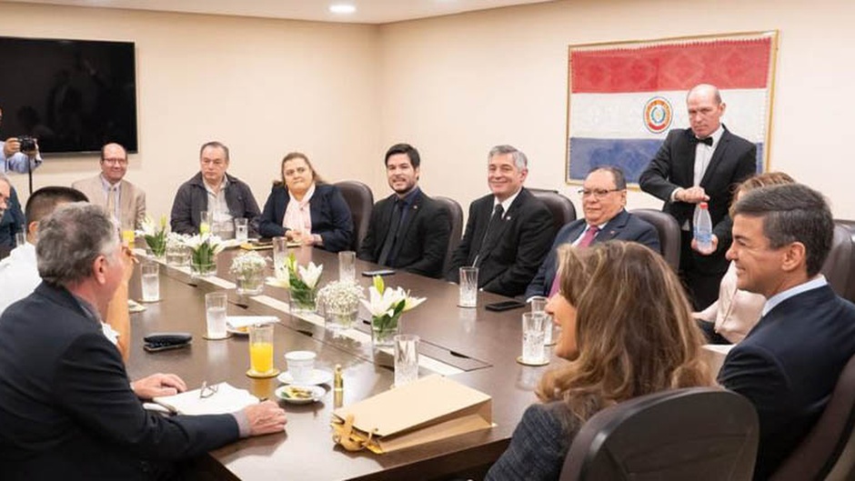 Paraguayan President Santiago Peña during the meeting with evangelical leaders. / Evangelico Digital.,
