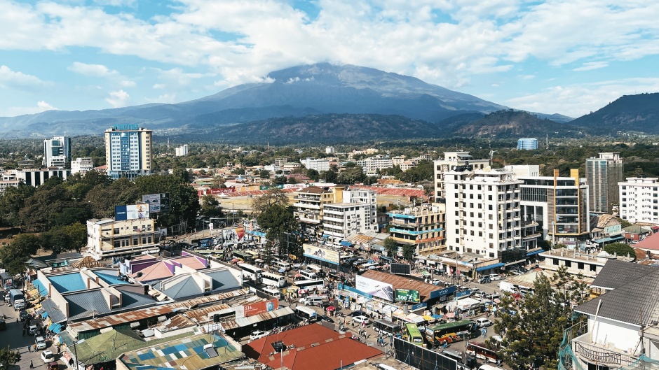 A view of Arusha, in Tanzania. / Photo: <a target="_blank" href="https://en.wikipedia.org/wiki/Arusha#/media/File:Arusha_City_view.jpg">Halidtz</a>, Wikipedia, CC,