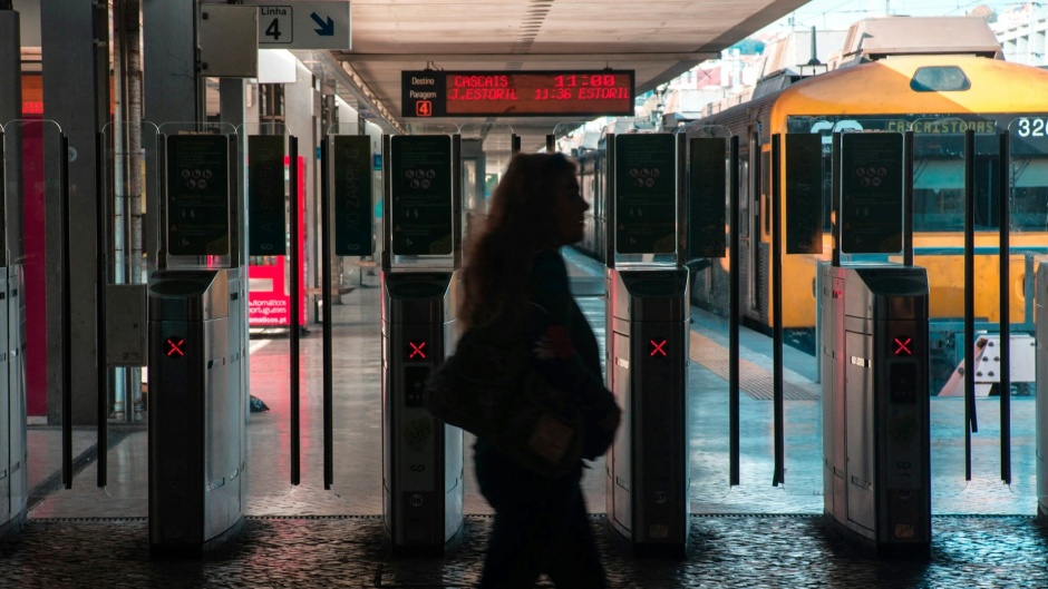 A passenger in a train station in Lisbon, Portugal. / Photo: <a target="_blank" href="https://unsplash.com/@valentinantonini">Valentina Antonioni</a>, Unsplash, CC0.,