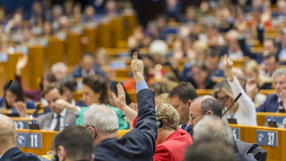 Members of the European Parliament vote on 11 April in the session held in Brussels. / Photo: <a target="_blank" href="https://multimedia.europarl.europa.eu">© European Union 2024 - EP</a>, CC.,