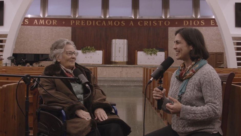Carme Gili with Sara Pesquera in one of the episodes of the second season of ‘Revolutionary minds’. / <a target="_blank" href="https://ochodoceproducciones.onepage.me/">Ochodoce Produccioness</a>.,