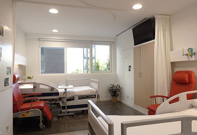 The evangelical hospital of Barcelona opened its new premises