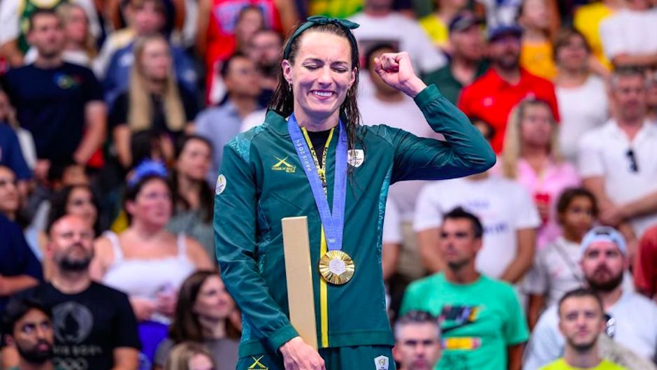 Tatjana Schoenmaker celebrates her gold medal at Paris 2024. / Instagram <a target="_blank" href="https://www.instagram.com/p/C-Cwq3mtZ7g/?hl=es">@tatjanaschoen</a>,