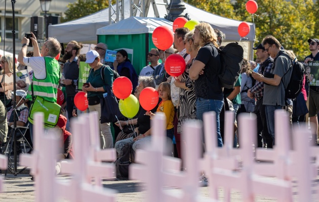 Despite counter-protest, 4,000 marched for life in Berlin