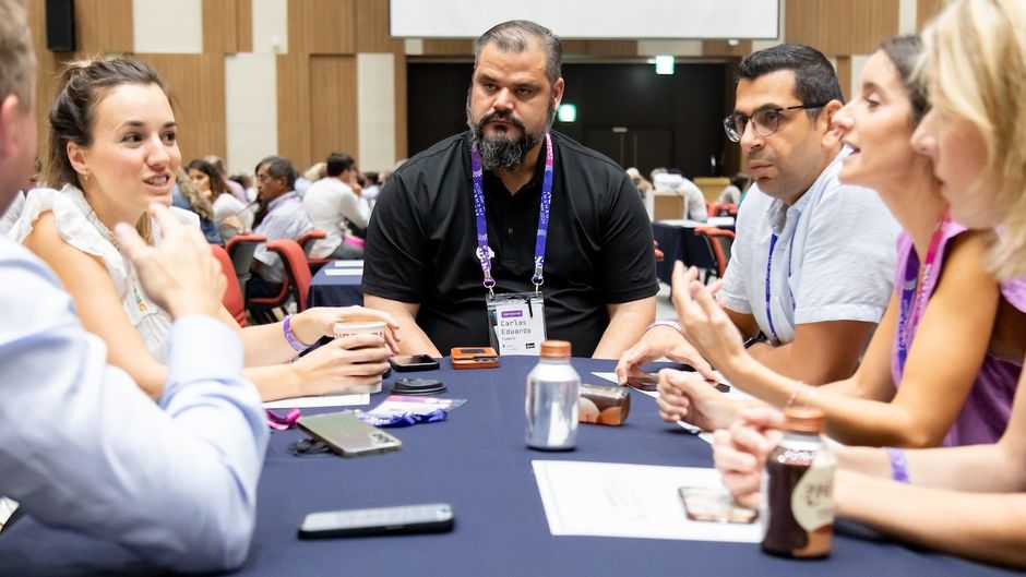 Several Spaniards at the Lausanne 4 Congress, discussing the challenges for the mission during the European regional meeting / Lausanne Movement.,