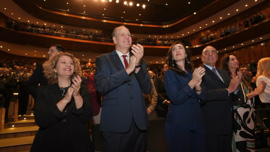 In the centre of the picture, ACIERA President Christian Hooft and Argentina Vice-President, Victoria Vilarruel. / Photo: <a target="_blank" href="https://www.facebook.com/aciera.arg">Aciera Facebook</a>.,