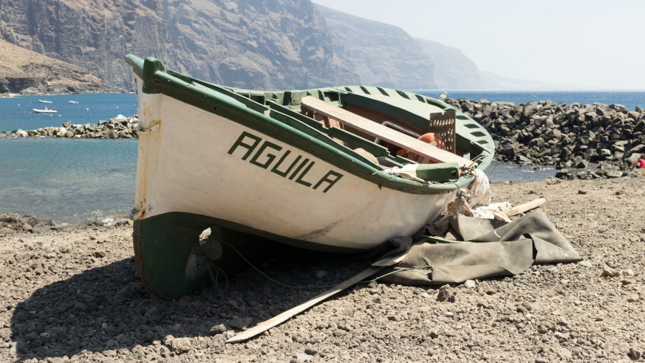 Archive image of a boat in an island of the Canary Islands. / Photo: <a target="_blank" href="https://unsplash.com/@daviator737">Martijn Vonk</a>,