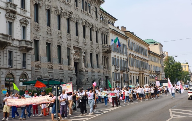 A ‘Joy March’ through Milan makes visible the message of evangelical churches
