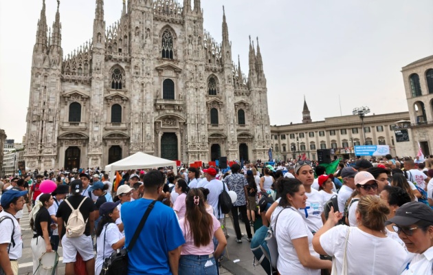 A ‘Joy March’ through Milan makes visible the message of evangelical churches