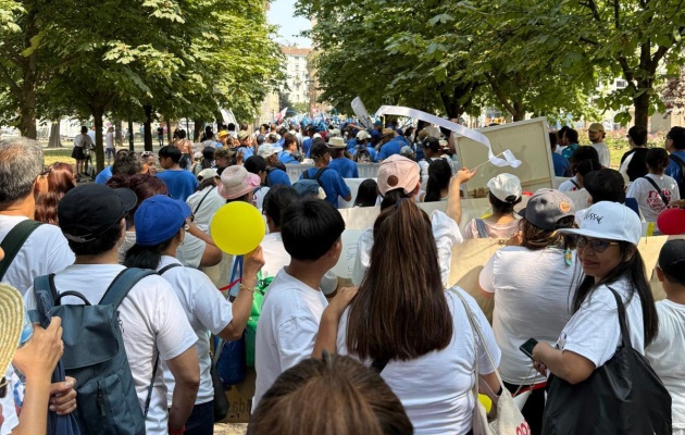 A ‘Joy March’ through Milan makes visible the message of evangelical churches