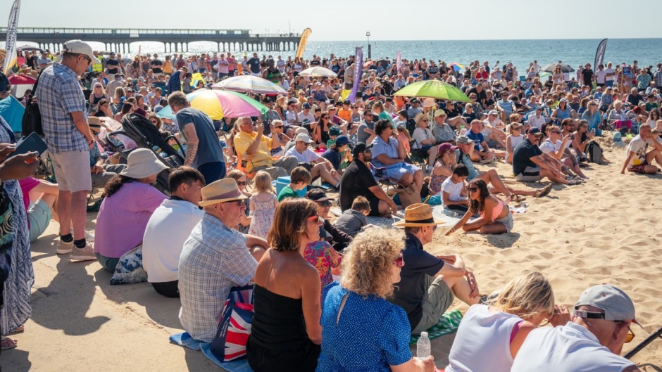 Around 1,000 people went to the beach for the celebration of 92 beach baptisms in Bournemouth, July 2025. / Photo: <a target="_blank" href="https://www.facebook.com/lansdownechurchbournemouth">Facebook Lansdowne Church</a>. ,