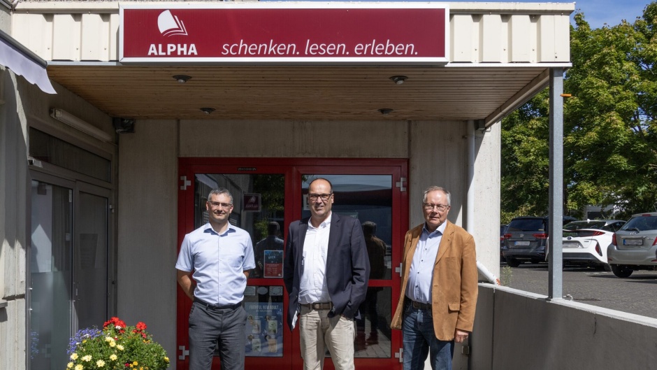 Thomas Sczigiol (Finance and Human Resources), Tim Schneider (Insolvency Administrator), Dr Klaus Meiß (Managing Director, Francke-Buch GmbH). / Photo: Annika Mengel, <a target="_blank" href="https://brunnen-verlag.de/">Brunnen Verlag</a>. Via Buchmarkt.de,
