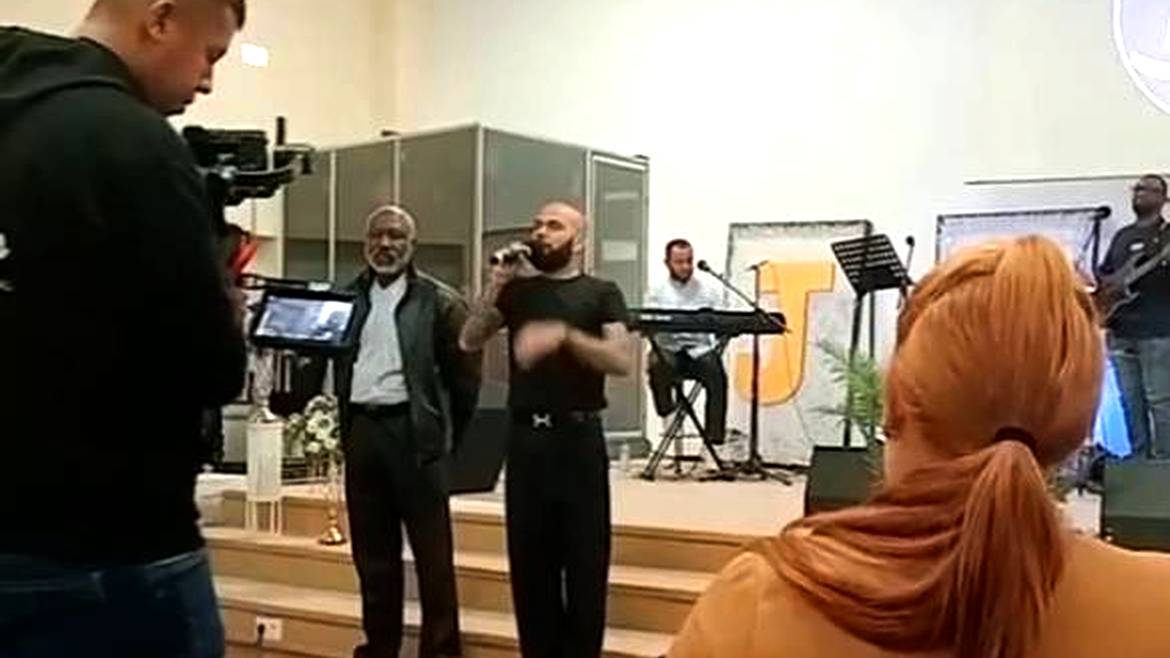 Alves shares his testimony, with the person who led him to the Lord / TikTok,