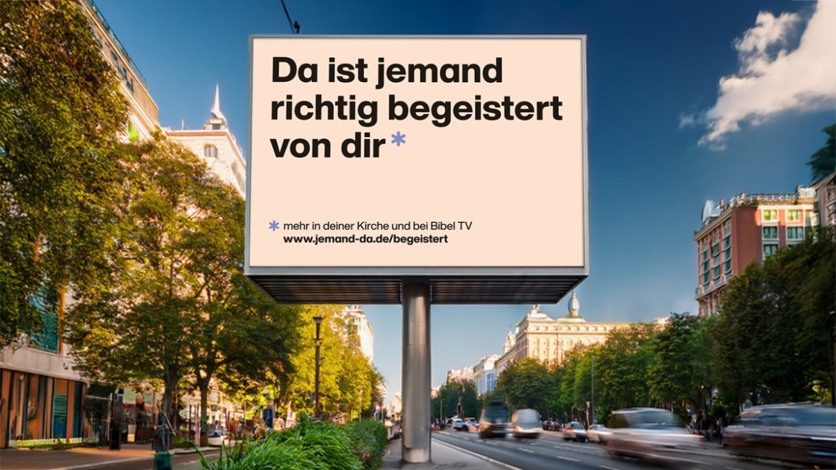 30,000 large-scale posters throughout Germany encourage people to attend church