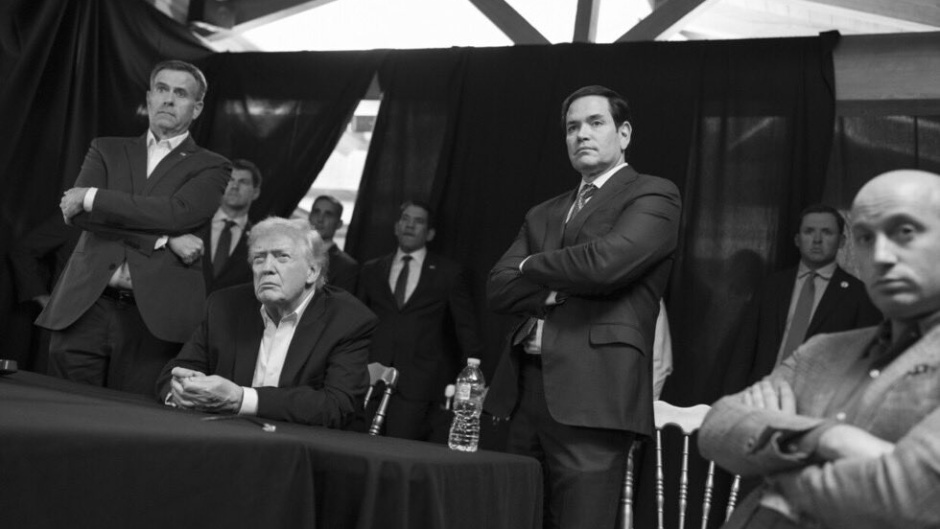 US President Donald Trump and members of his cabinet follow the capture of Nicolás Maduro. / Photo: <a target="_blank" href="https://x.com/WhiteHouse/status/2007514552091684907/photo/1">X White House</a>.,