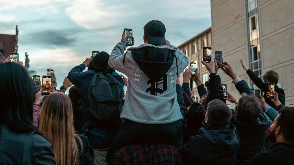 7 in 10 Europeans ‘highly worried’ about disinformation and fake AI-created content