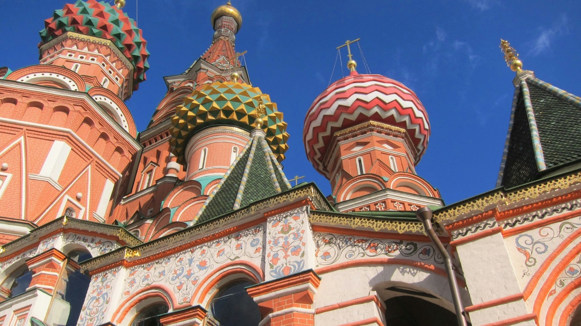St. Basil Orthodox Cathedral in Moscow. / Photo: <a target="_blank" href="https://unsplash.com/@chrislinnett"> Chris Linnett</a>, Unsplash CC0.,