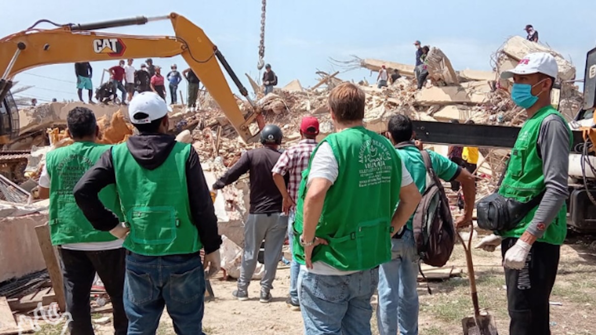 REMAR staff in Venezuela, following the earthquakes that struck the country. Photo: <a target="_blank" href="https://remar.org/">REMAR</a>.,