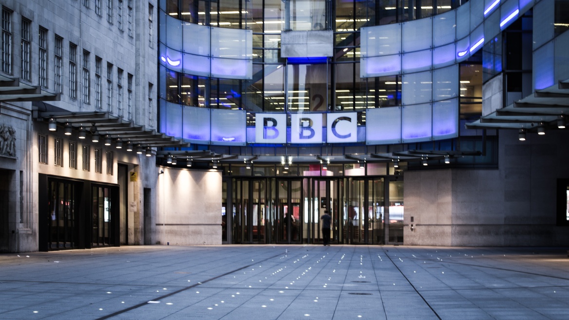 BBC Broadcasting house. / <a target="_blank" href="https://en.wikipedia.org/wiki/Broadcasting_House#/media/File:New_Broadcasting_House_(14561681425).jpg"> Alexander Svensson</a>, Wikipedia.,