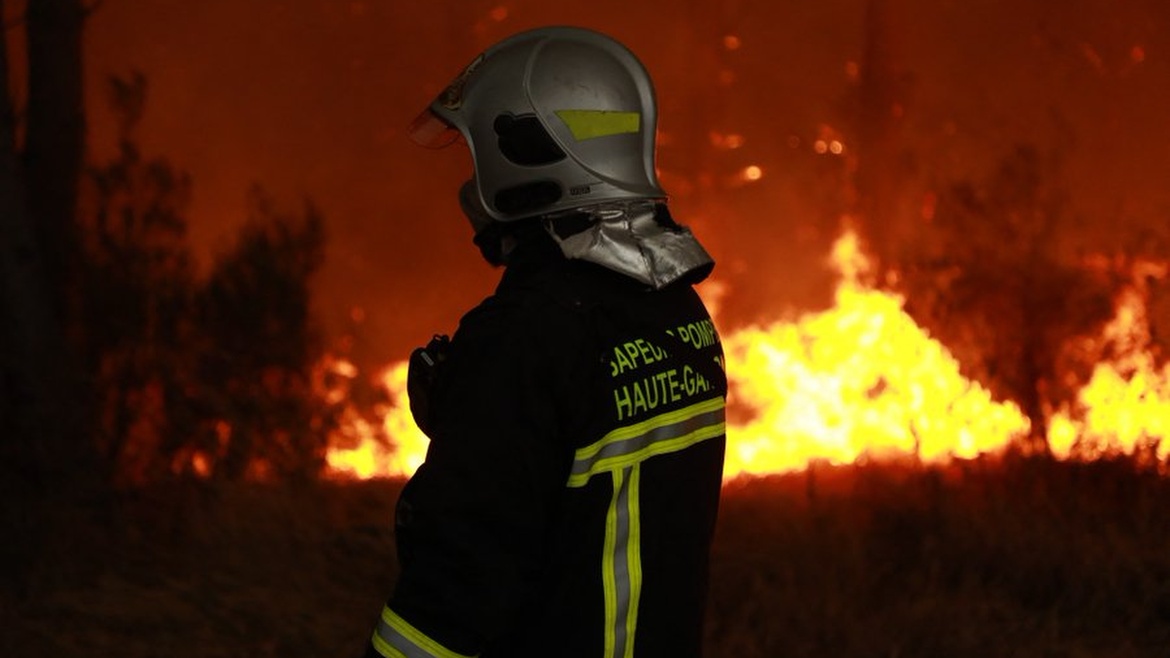 The fire burned over 42,000 hectares in south-western France. / <a target="_blank" href="https://x.com/francediplo">@francediplo</a>,