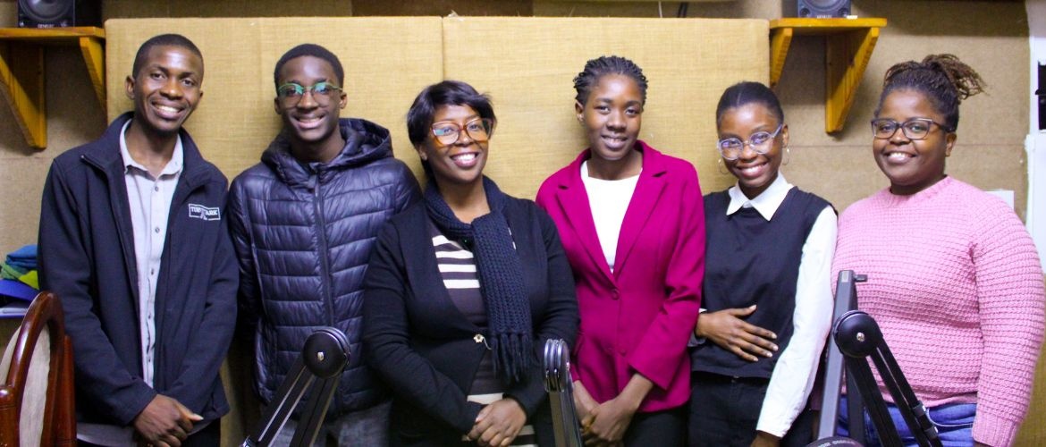Radio Capital, RTM Mozambique, gathers at the studio. From left: Arsénio Nhamposse, Denzel Miguel, Maria Taibo, Ivat Matsinhe, Mamilia Zunguze and Ancha Jose. / Photo: Victor Kaonga, TWR,